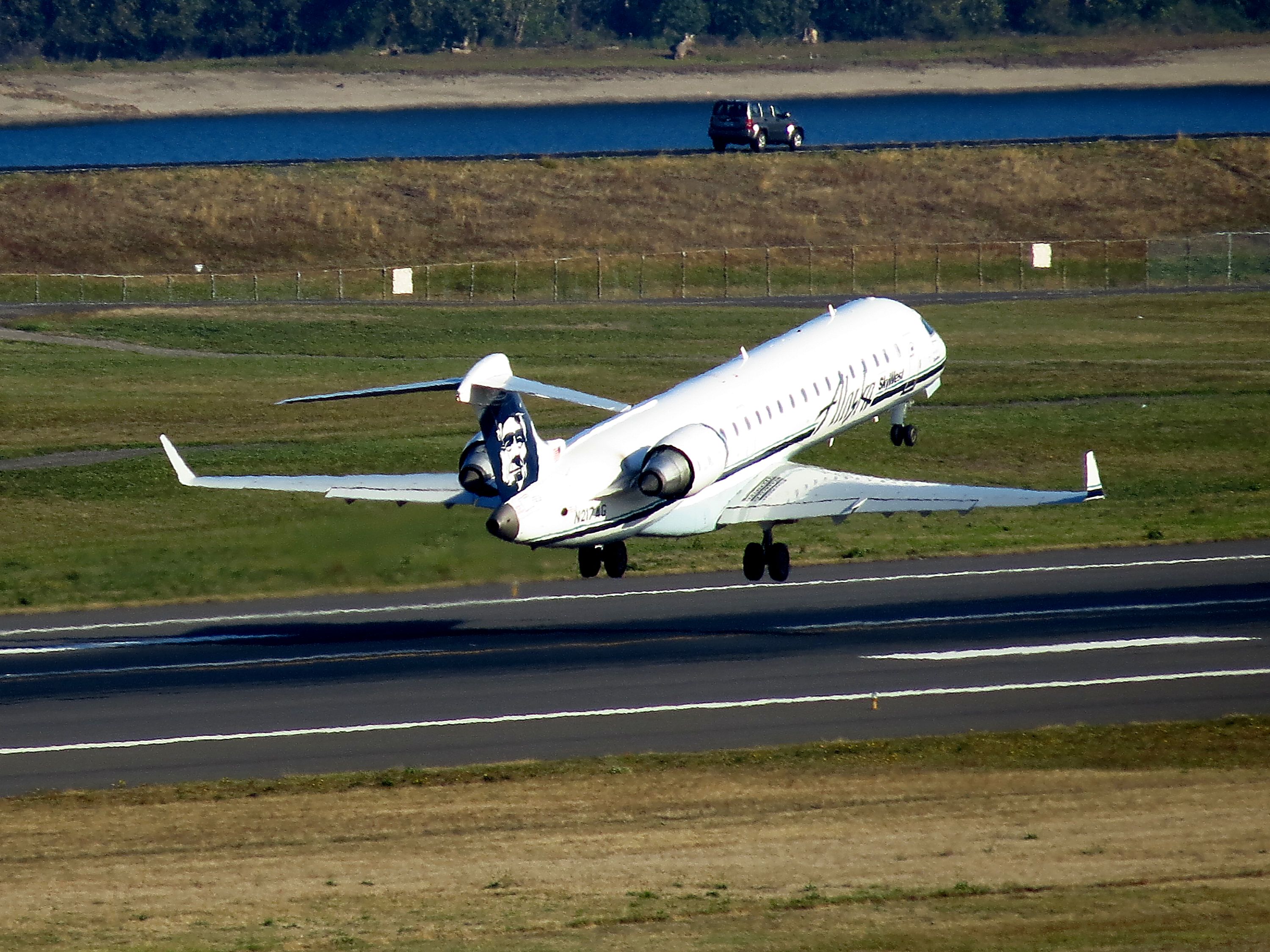 N217AG (8129348012)