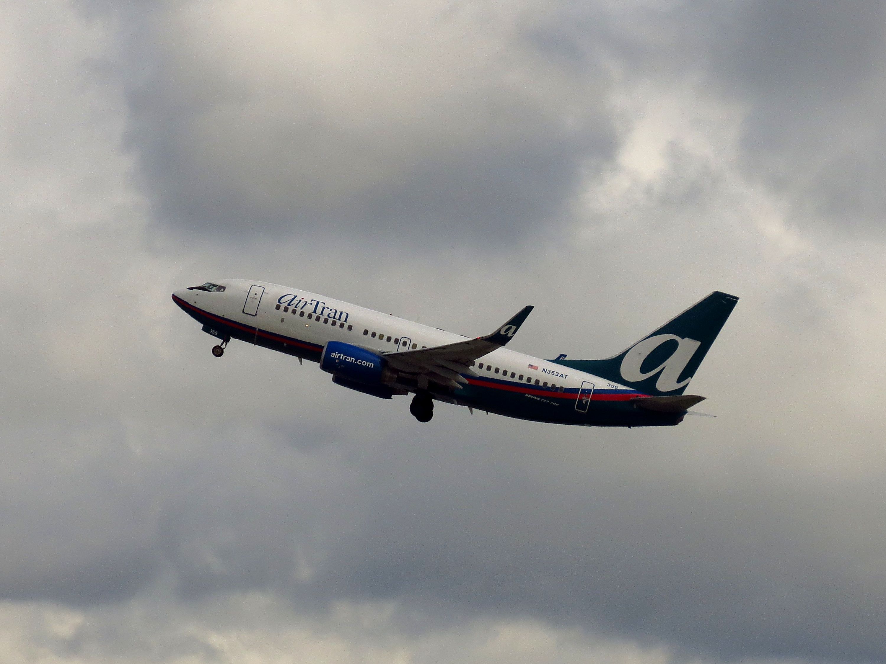 N353AT (7885020426)