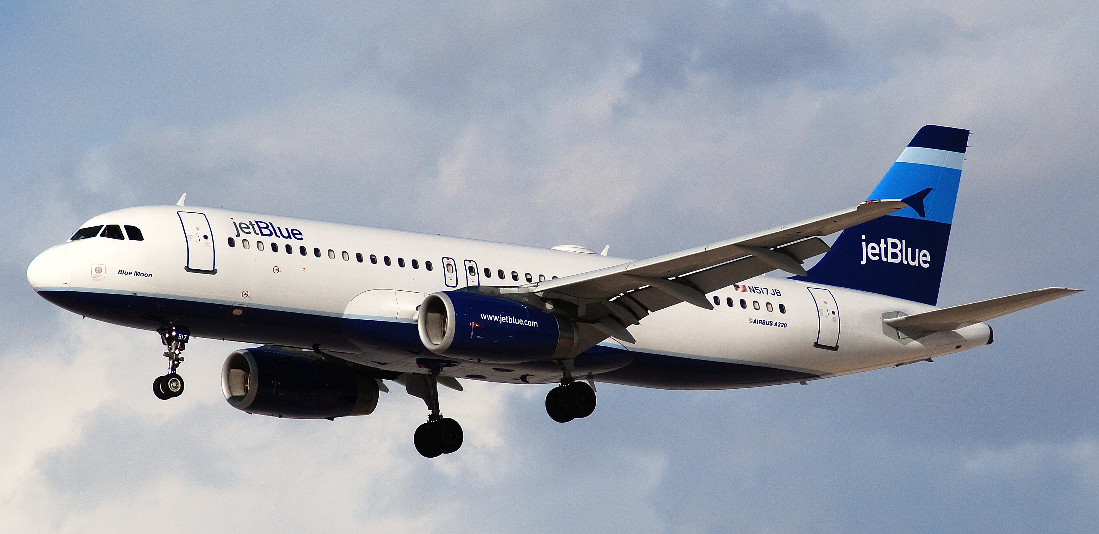 N517JB (2932494007)
