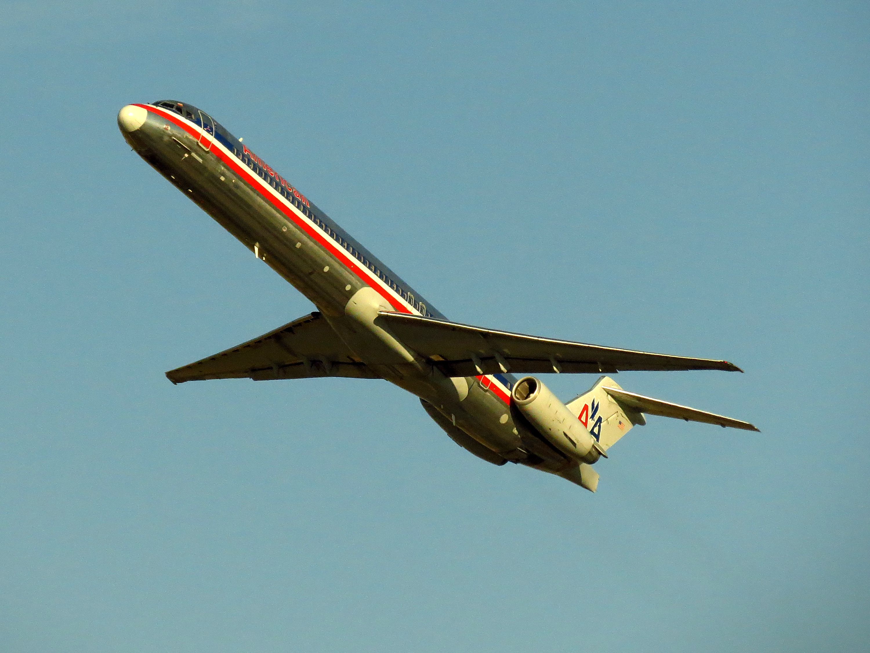 N599AA (8228866910)