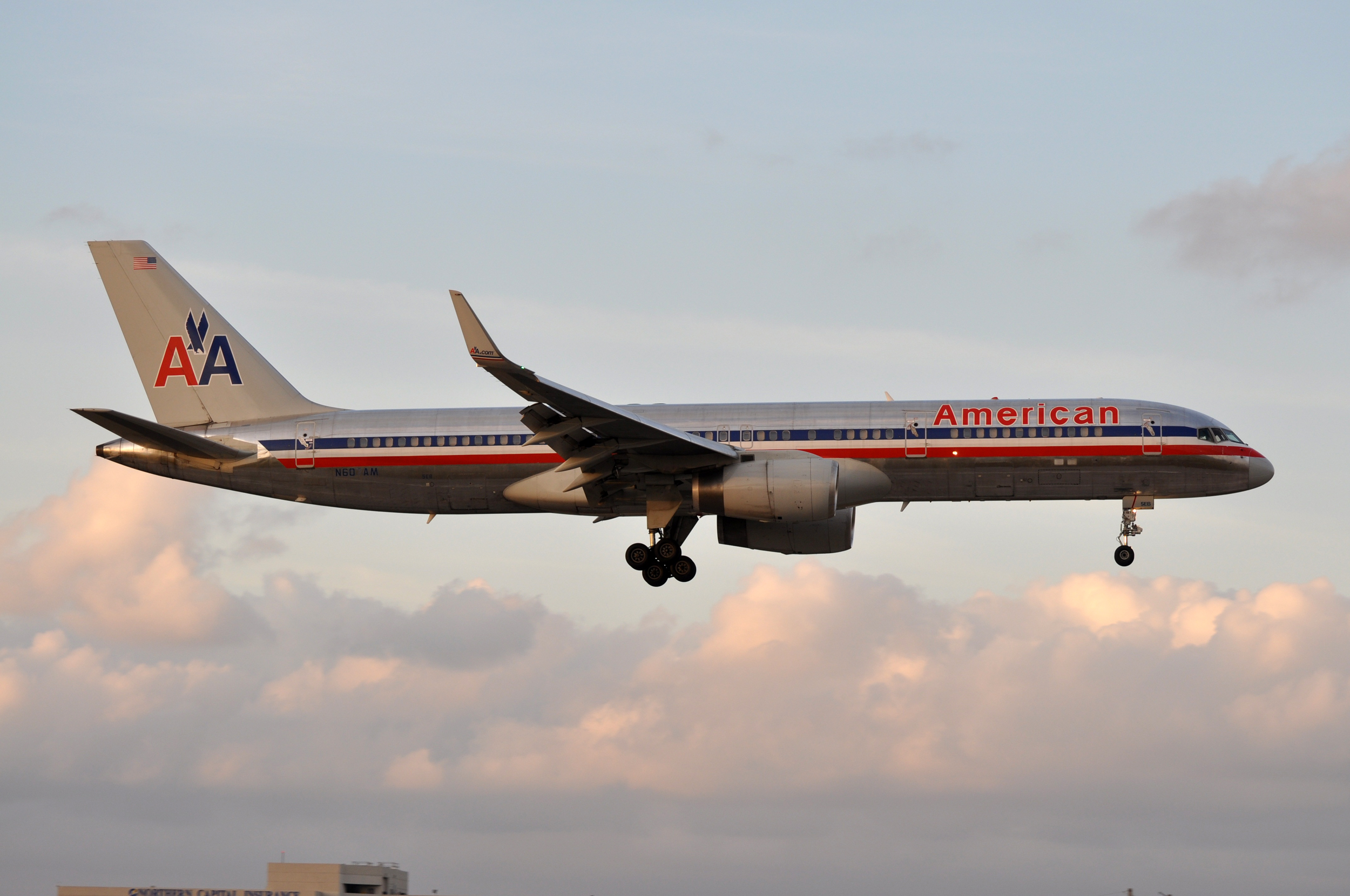 N607AM (7018672555)