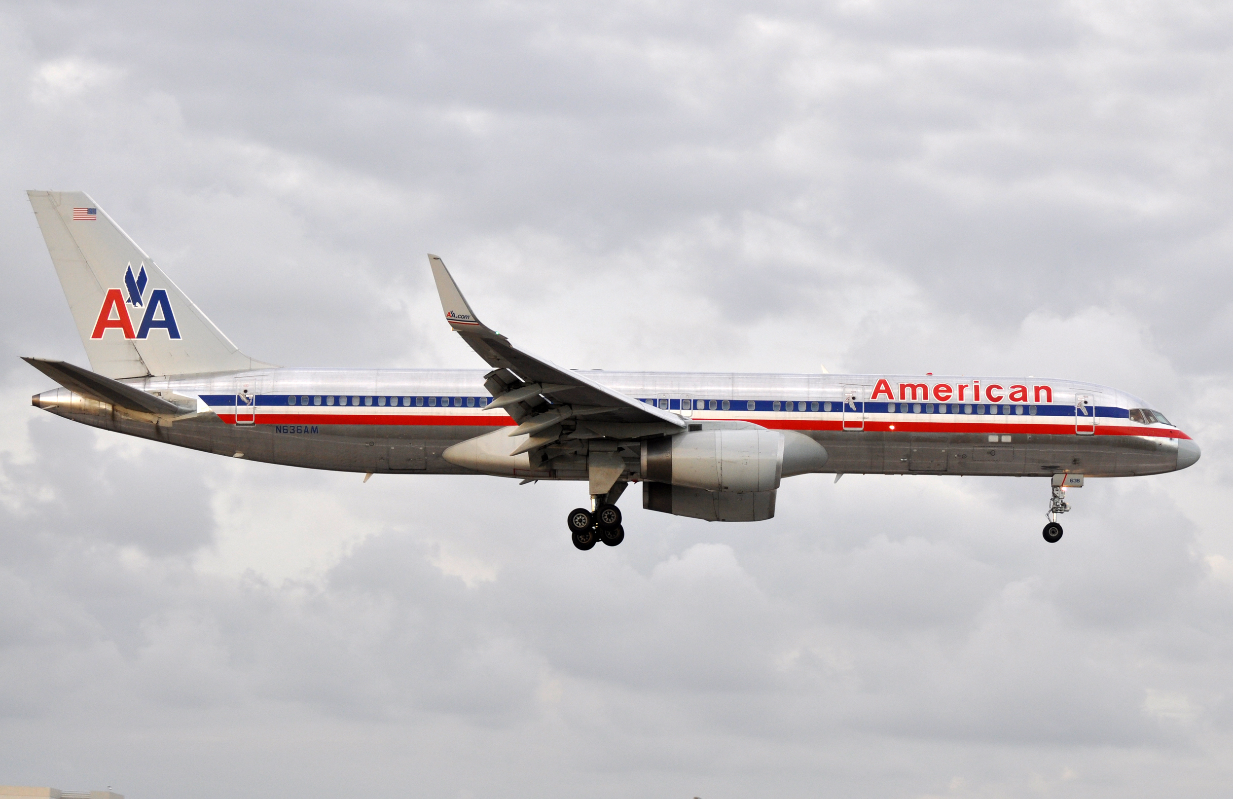 N636AM (7035959859)
