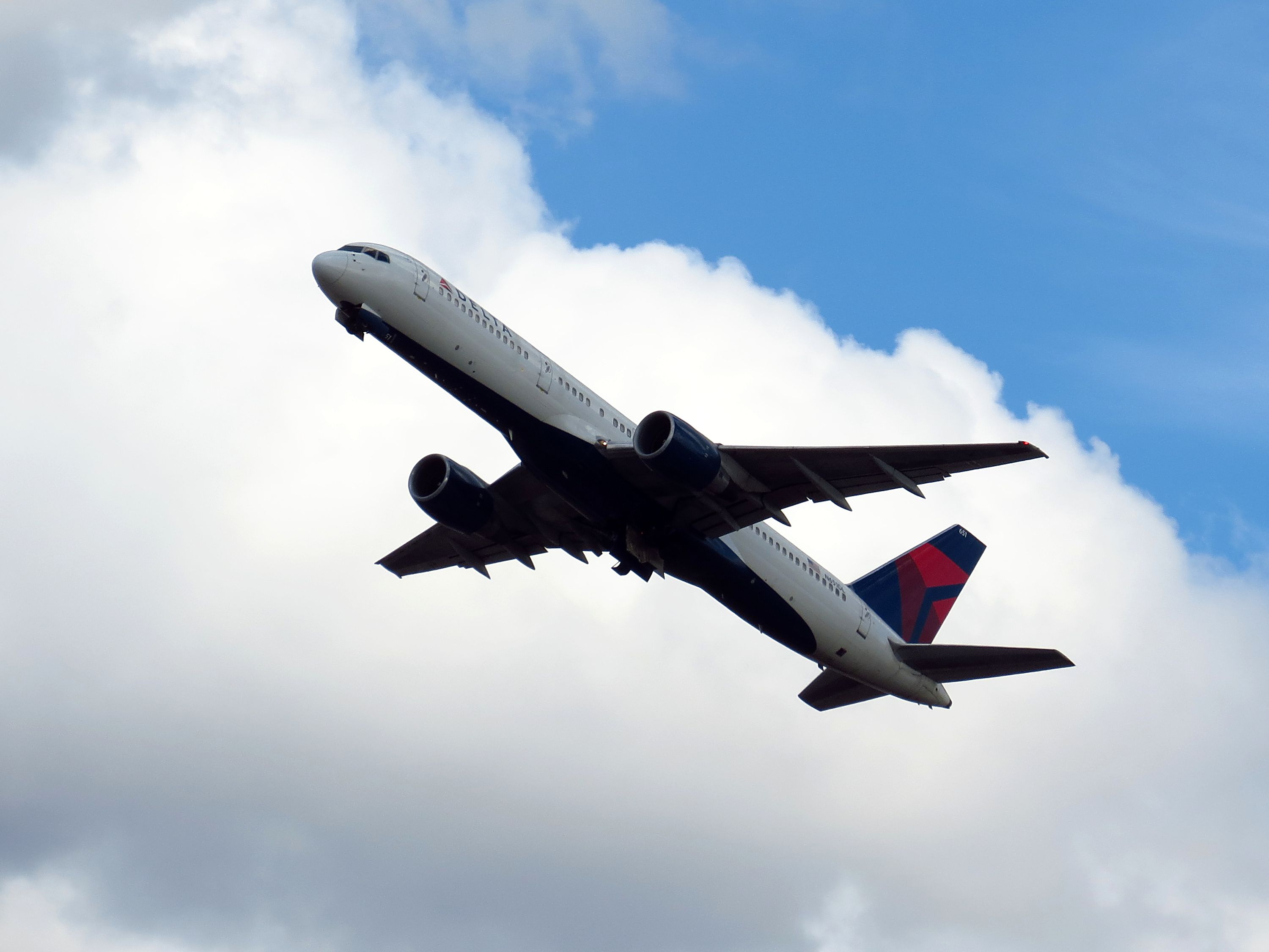 N651DL (8250439657)