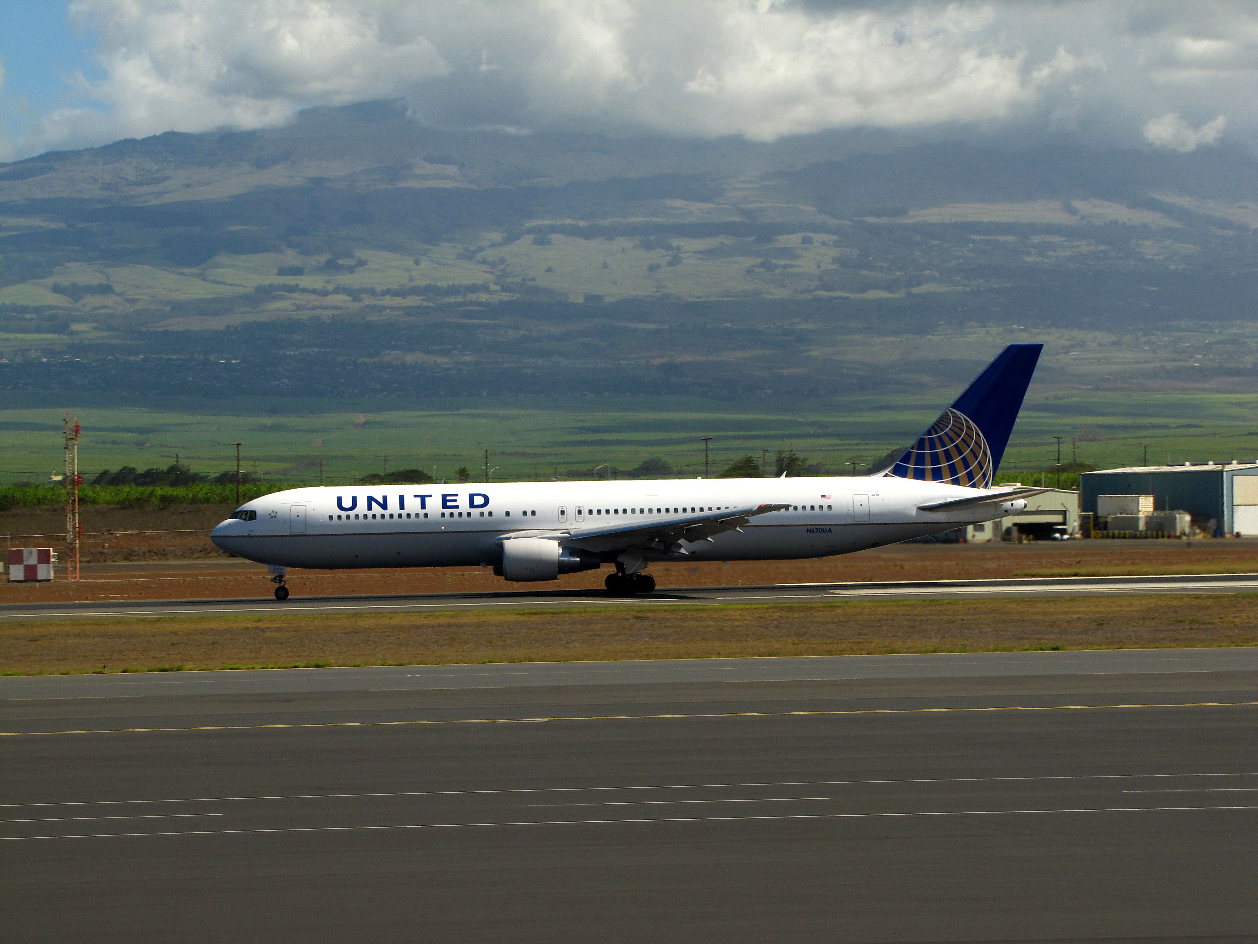N670UA (6930385531)