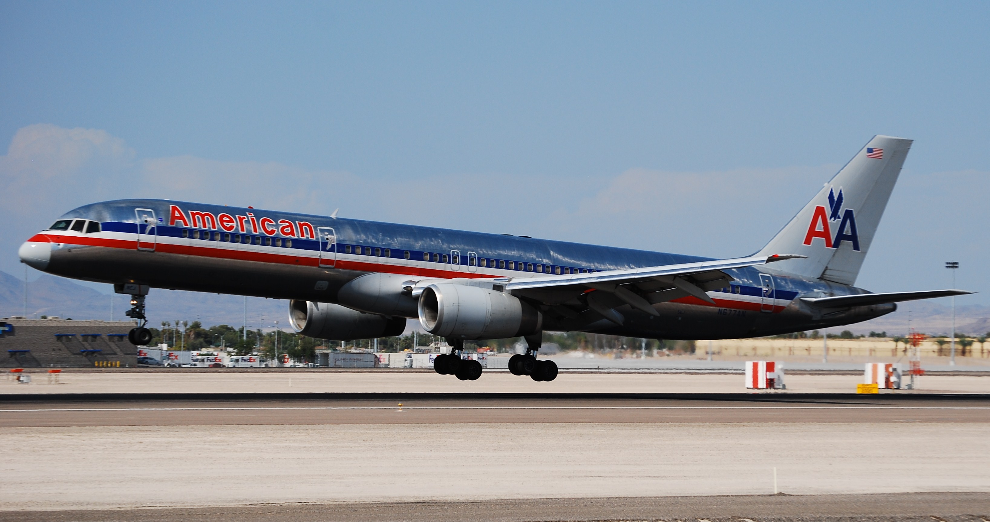 N677AM (2772155367)