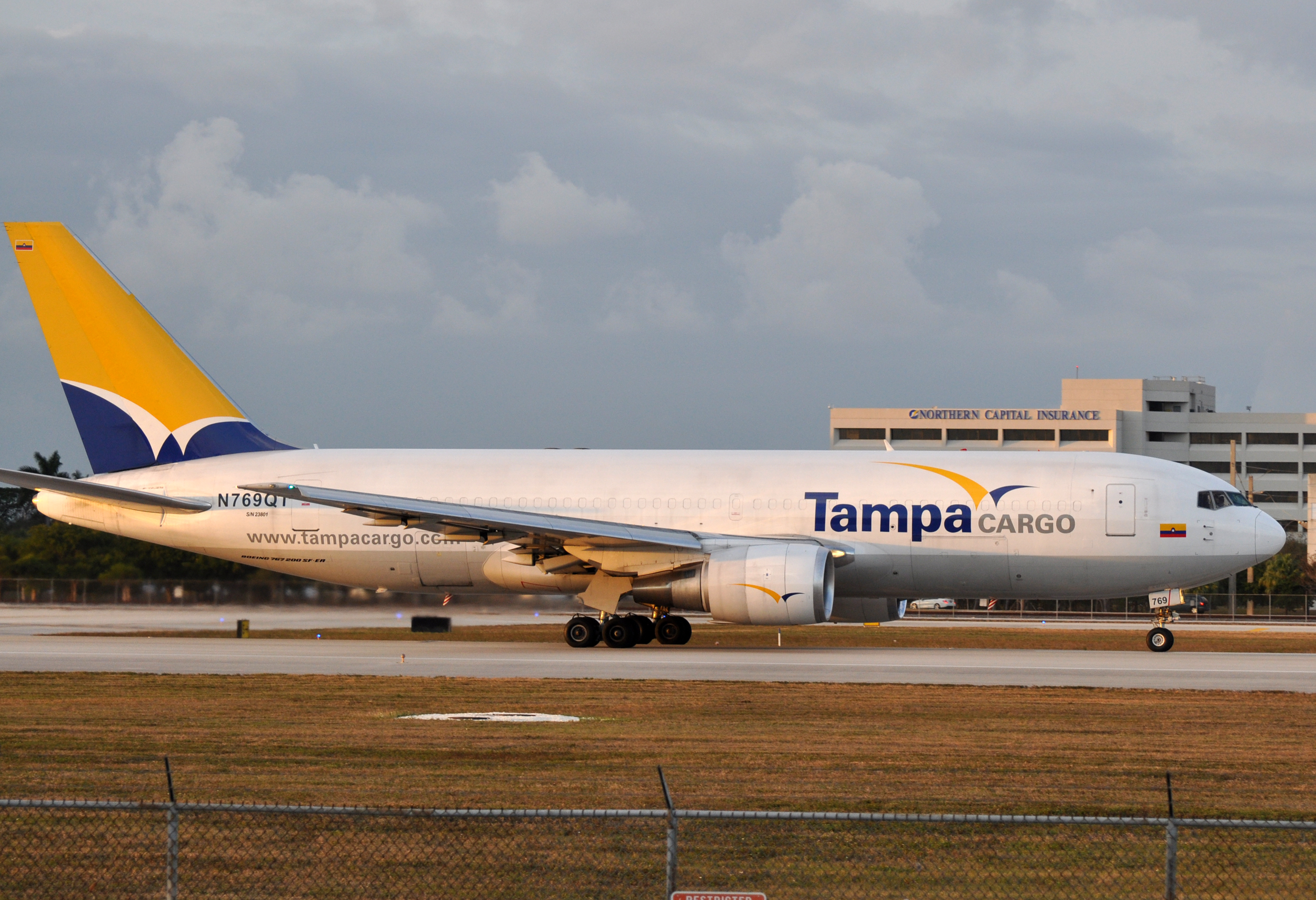 N769QT (6893695916)