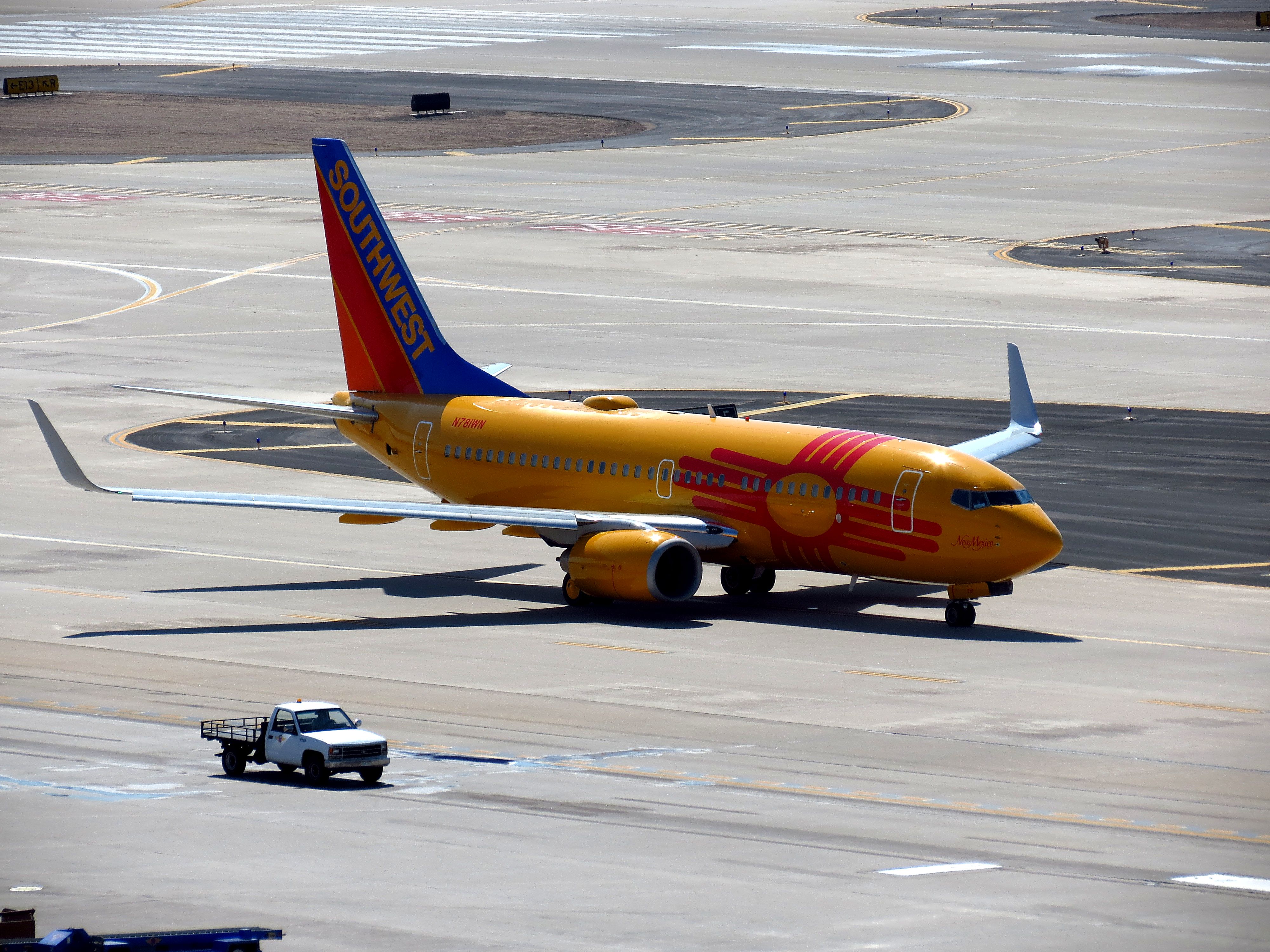 N781WN (7896571476)