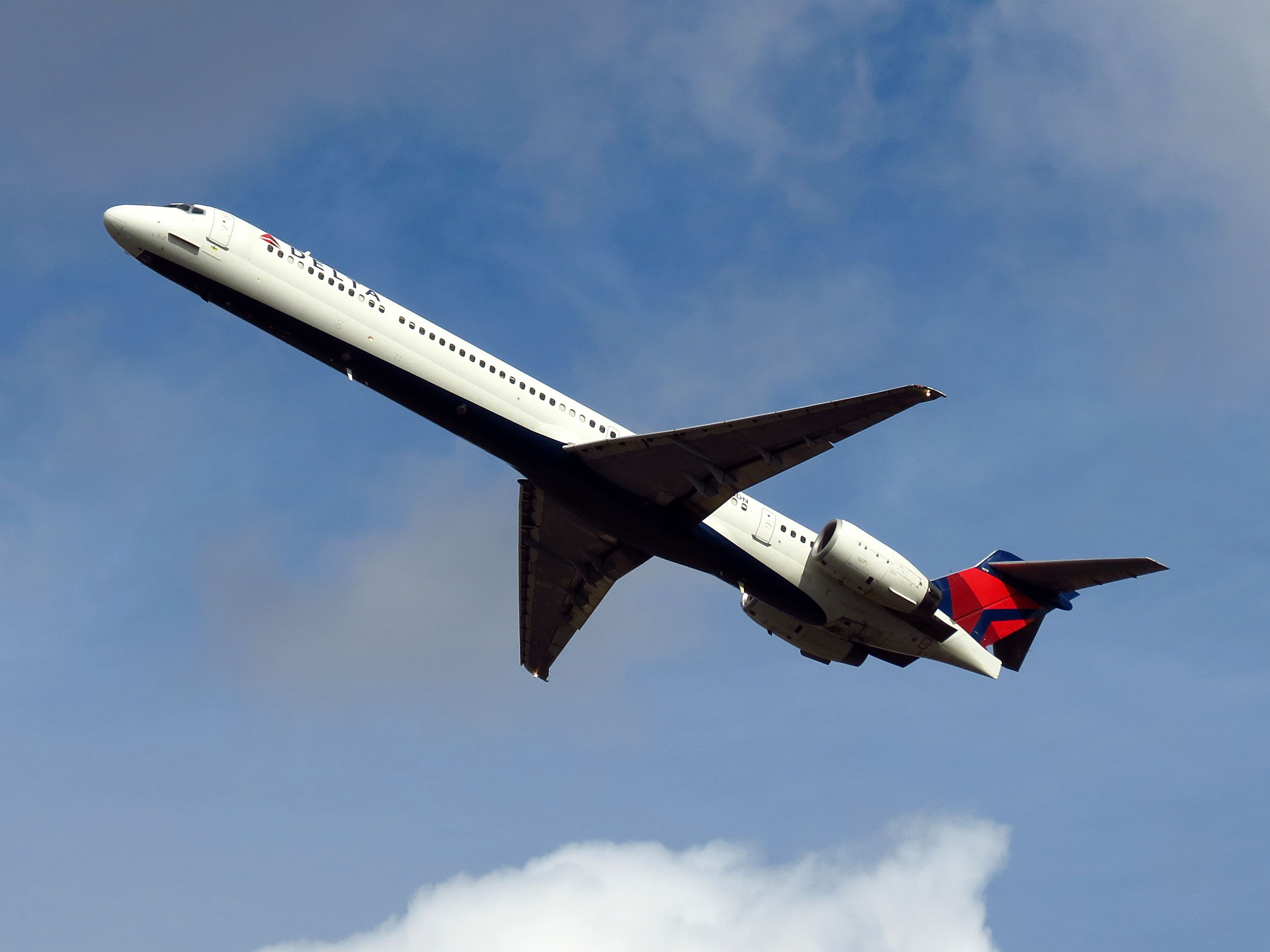 N913DN (8250438451)