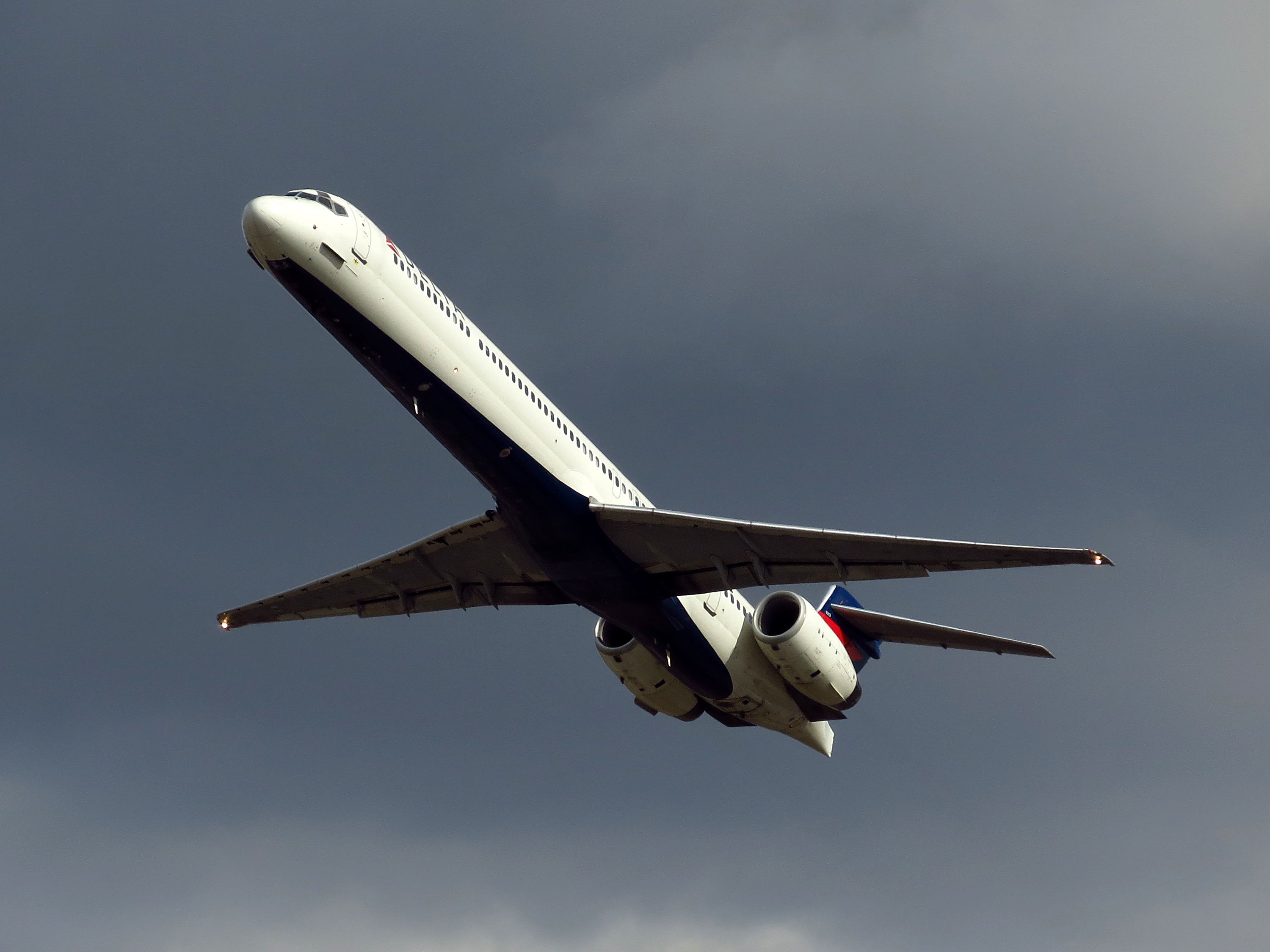 N913DN (8251507624)