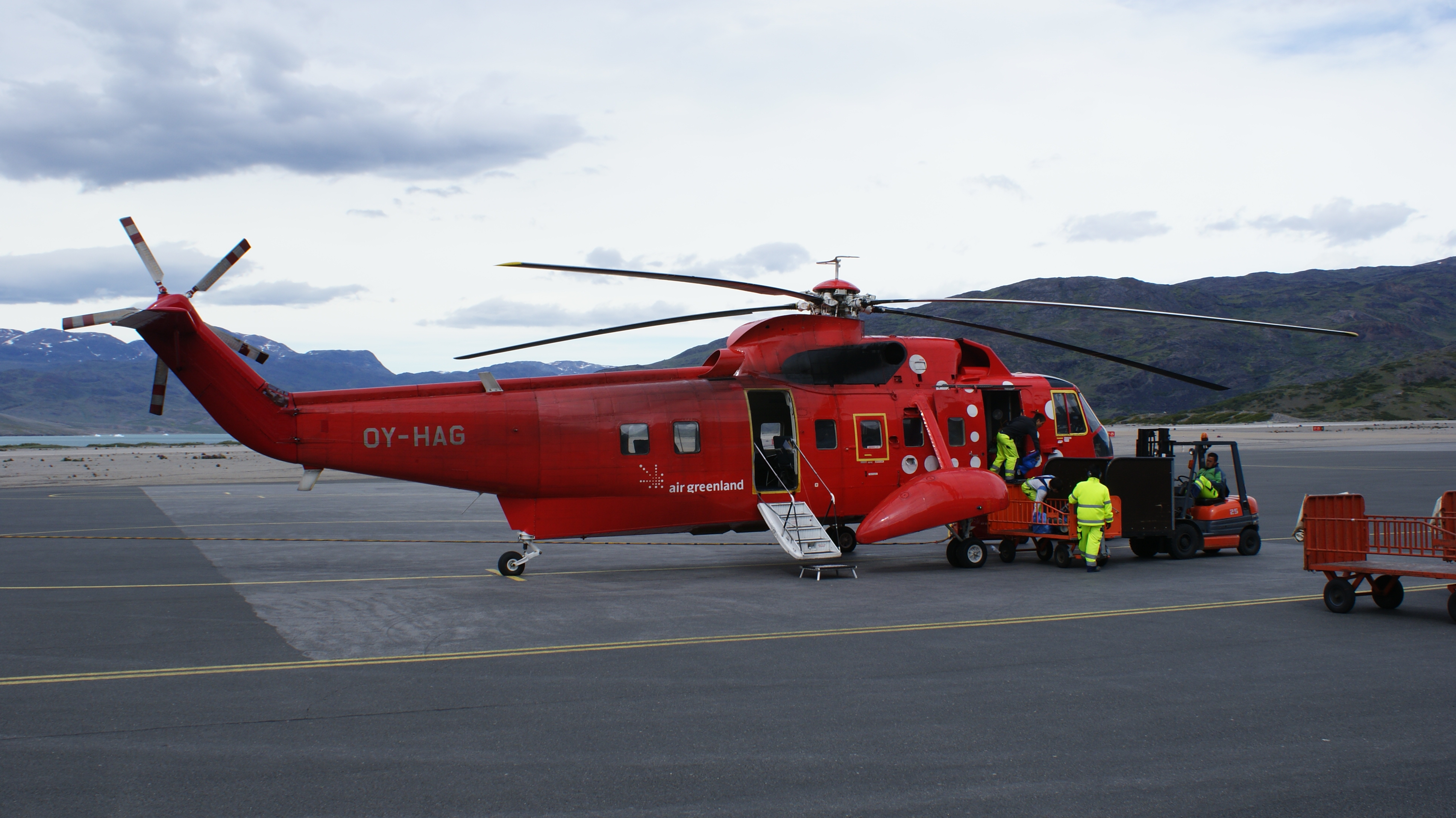 Narsarsuaq-airport-sikorsky-s61n