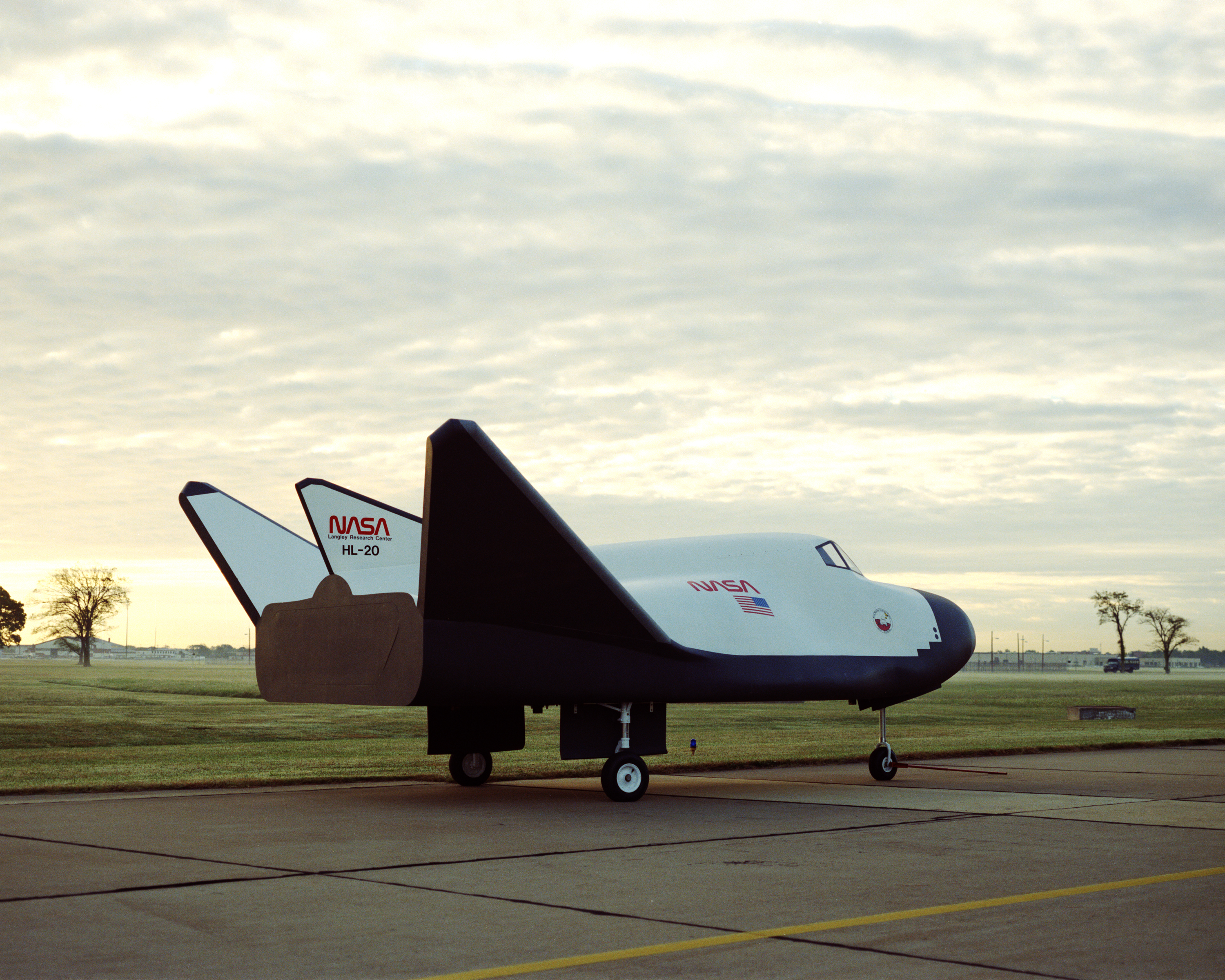 NASA HL-20 Lifting Body - GPN-2000-001923