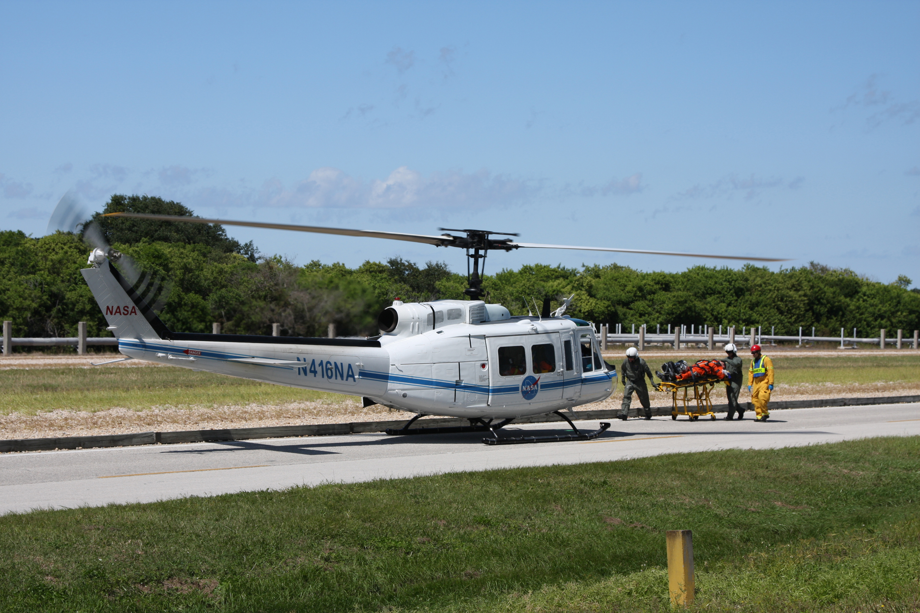NASA UH-1B Iroquois N416NA
