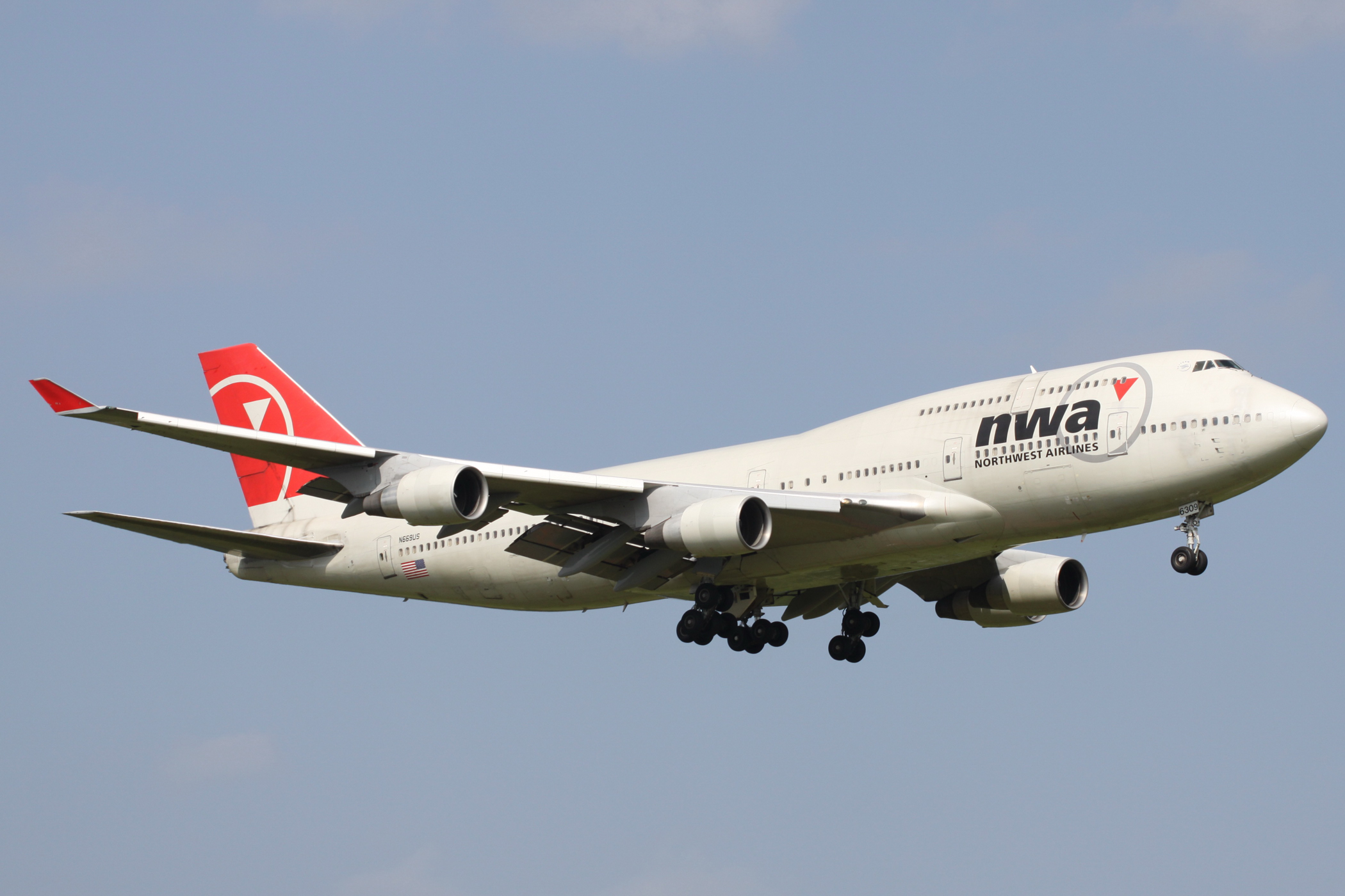 Northwest B747-400(N669US) (3980383296)