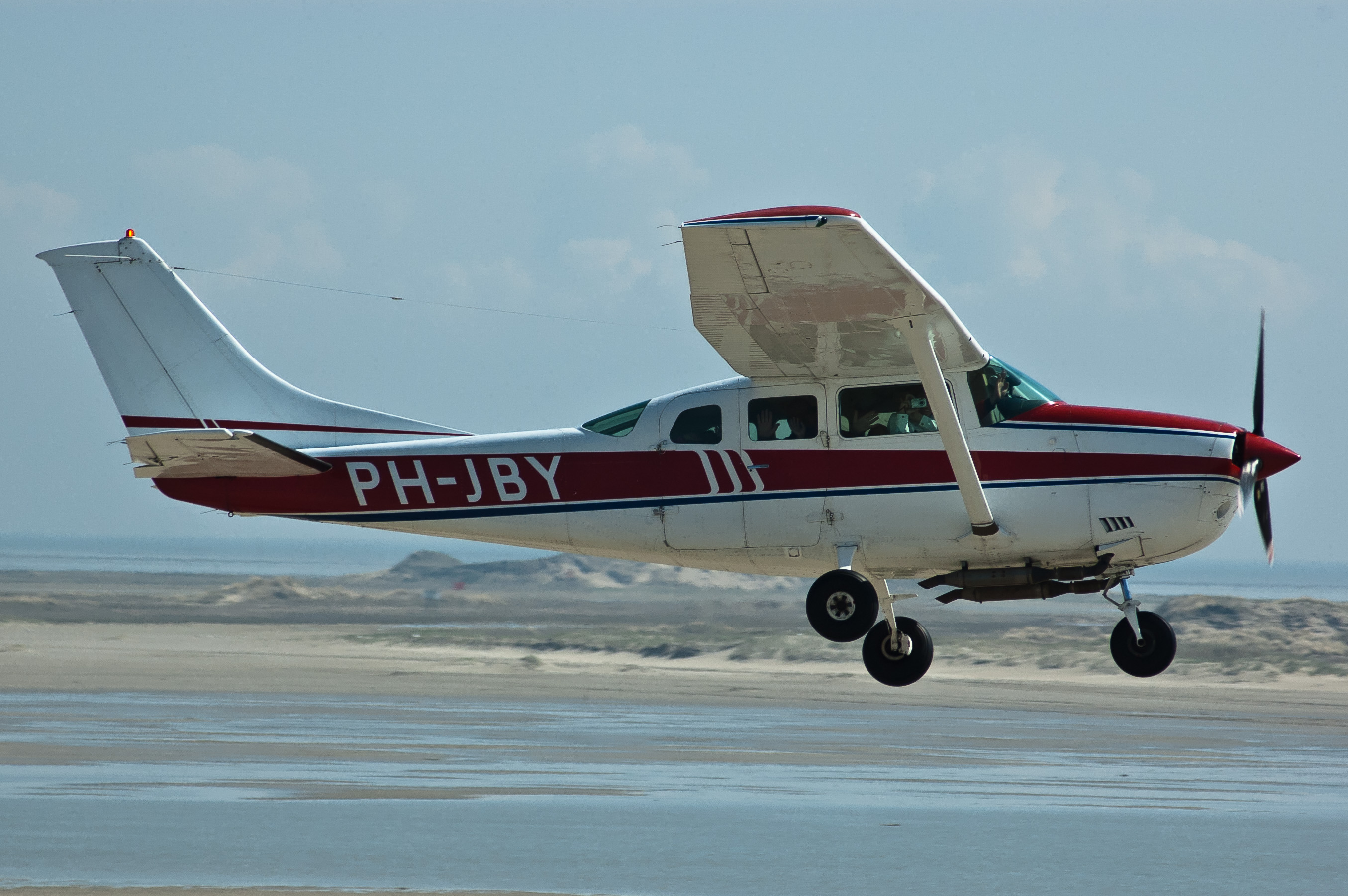 PH-JBY (7071432499)