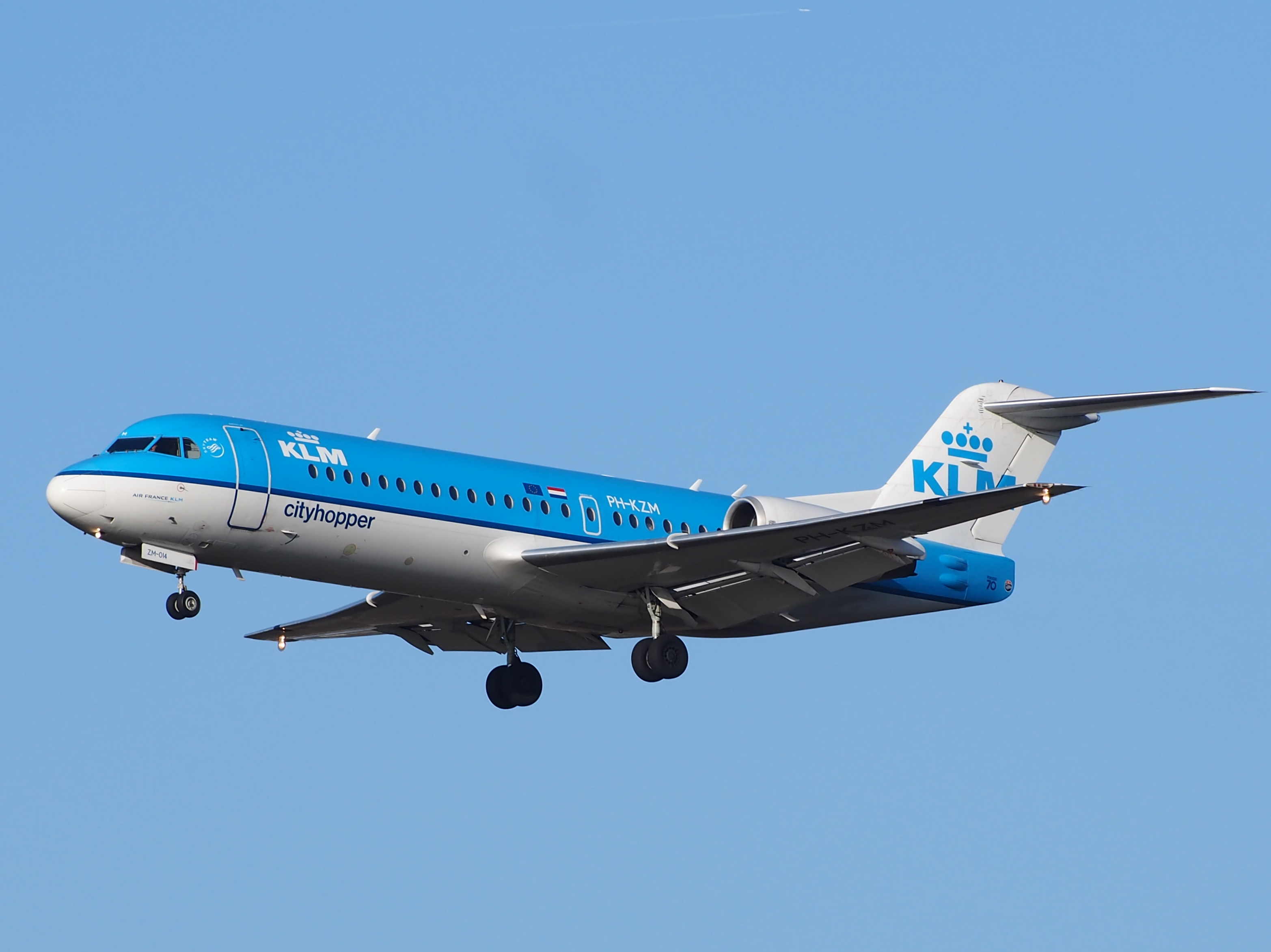 PH-KZM, landing at Schiphol on 2Feb2014 pic13