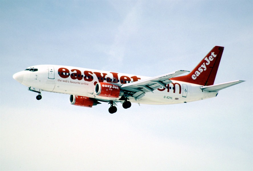 123am - EasyJet Boeing 737-33V, G-EZYL@ZRH,02.03.2001 - Flickr - Aero Icarus