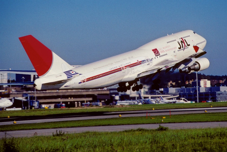 314ch - JAL Japan Airlines Boeing 747-400, JA8906@ZRH,02.09.2004 - Flickr - Aero Icarus (1)