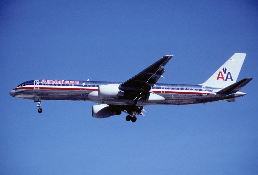 340cw - American Airlines Boeing 757-231, N718TW@LAS,01.03.2005 - Flickr - Aero Icarus