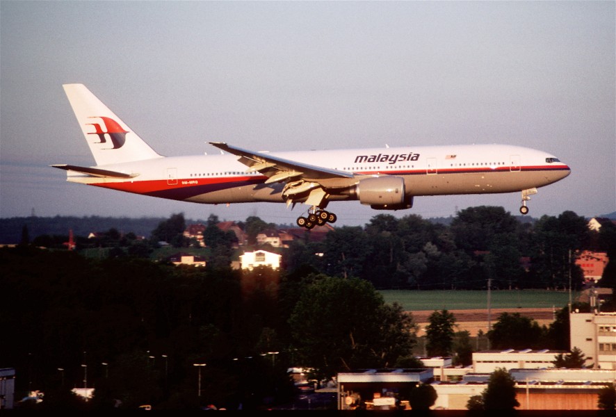 362ad - Malaysia Airlines Boeing 777-2H6ER, 9M-MRQ@ZRH,10.07.2005 - Flickr - Aero Icarus
