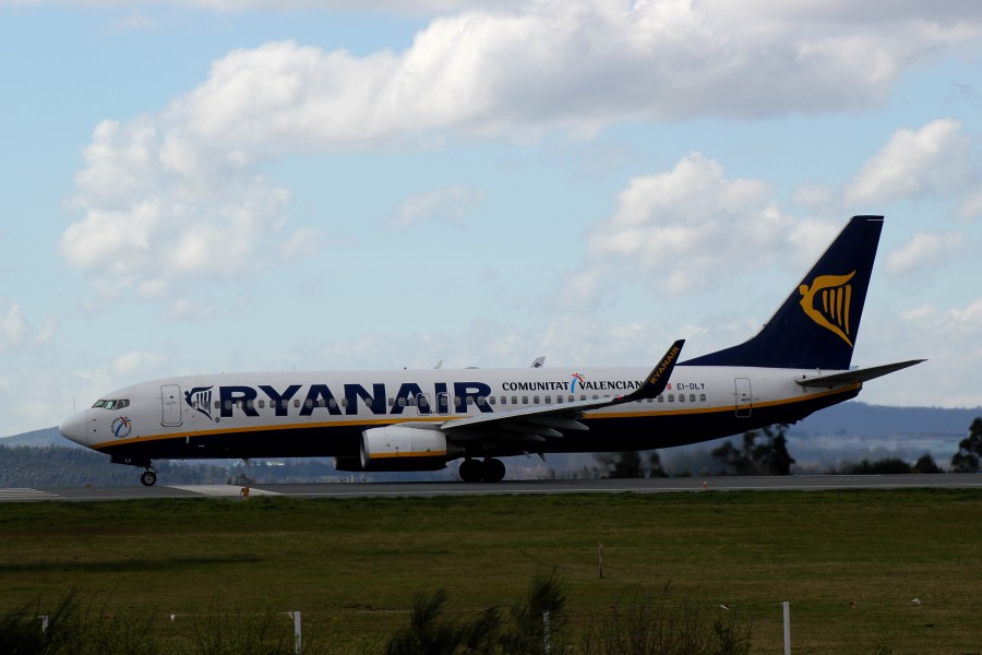 737-8AS Ryanair EI-DLY