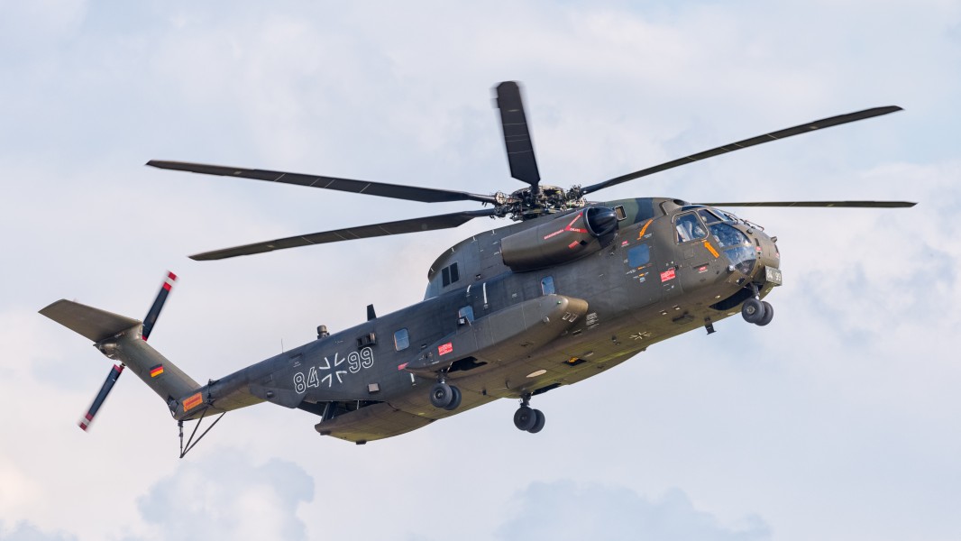 84+99 German Army Sikorsky CH-53G Super Stallion ILA Berlin 2016 05