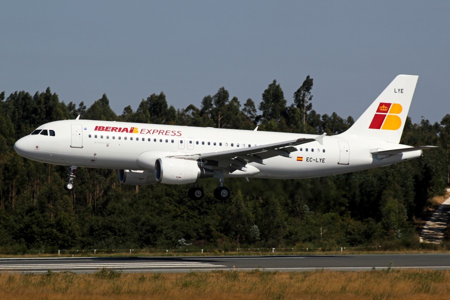 A320 Iberia Express EC-LYE 01