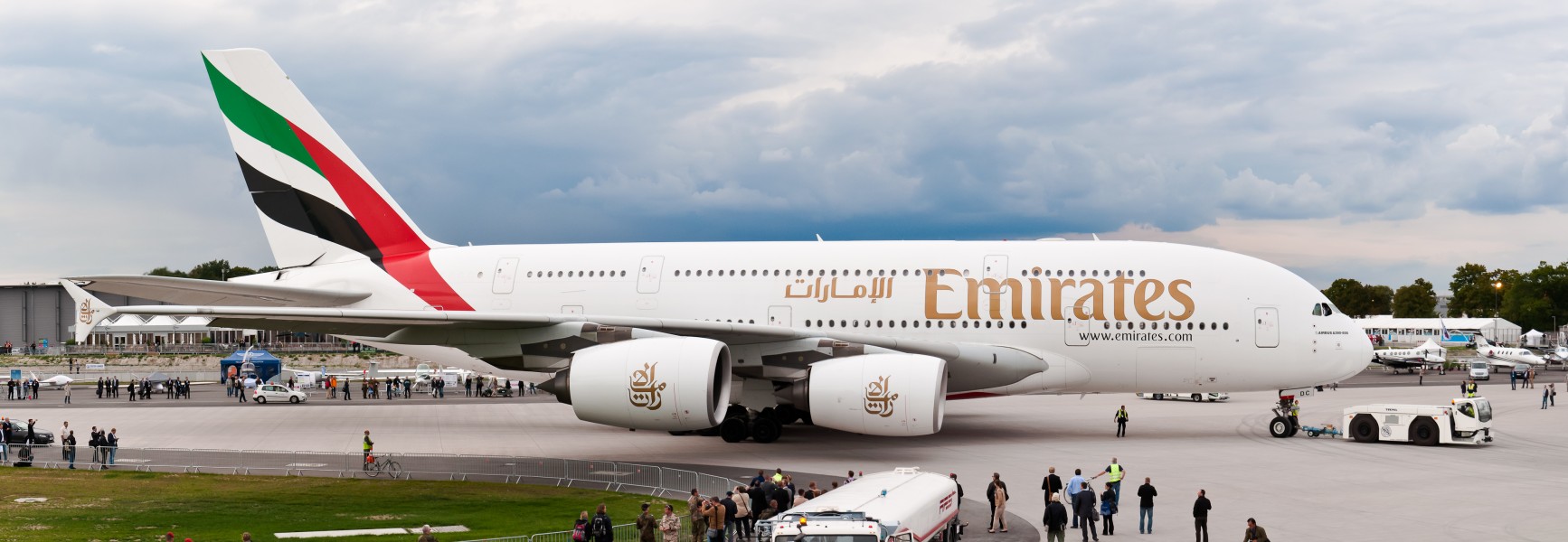 A6-EDC Emirates Airbus A380-861 ILA 2012 panorama