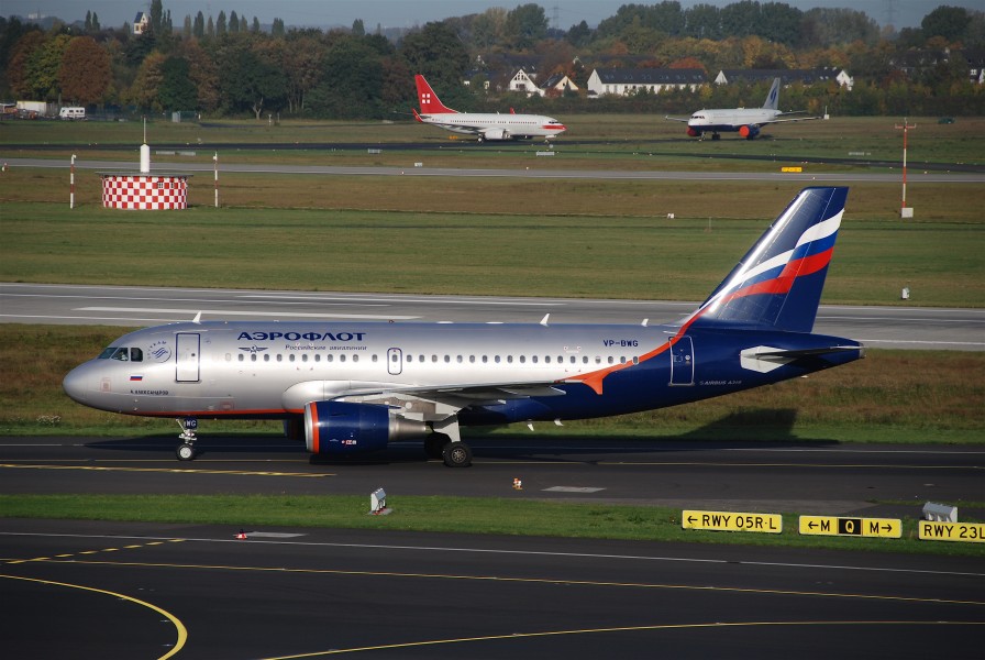 Aeroflot Airbus A319, VP-BWG@DUS,13.10.2009-558cr - Flickr - Aero Icarus