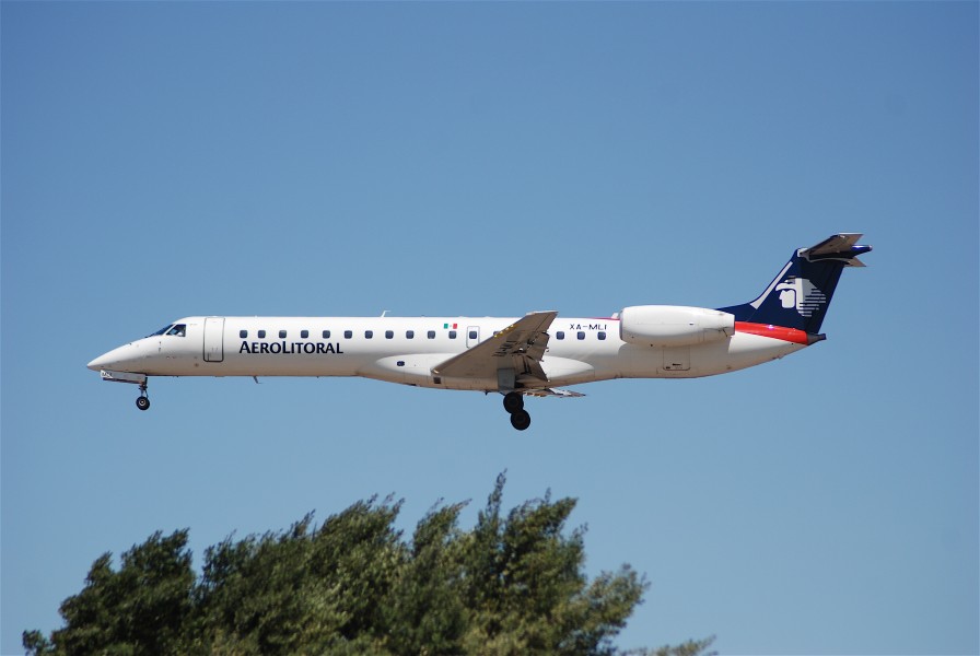 Aerolitoral Embraer ERJ-145; XA-MLI@LAX;18.04.2007 463ls (4271126780)