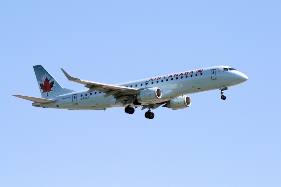 Air-Canada-Embraer-190-YVR
