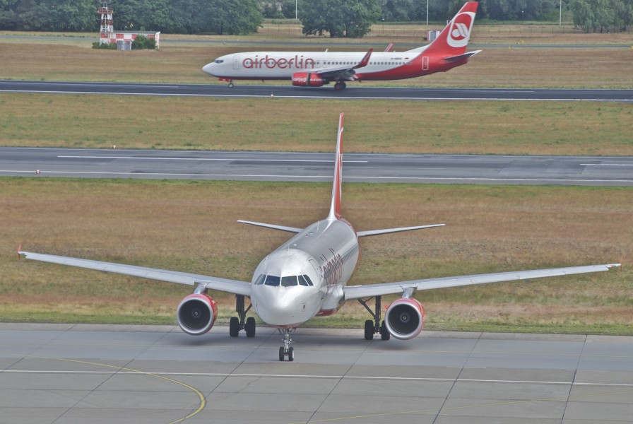 Air Berlin Airbus A320-214; D-ALTE@TXL;01.06.2012 653bb (7341302122)