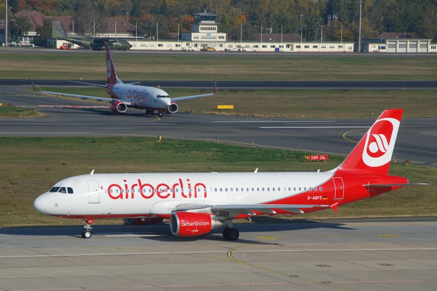 Air Berlin Airbus A320; D-ABFE@TXL;18.10.2010 588bo (5095126220)