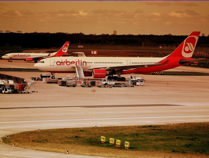 AIR BERLIN AIRBUS A330-300 AND BOEING 737-800 AT TEGAL FLUGHAFEN BERLIN APRIL 2012 (6954011862)