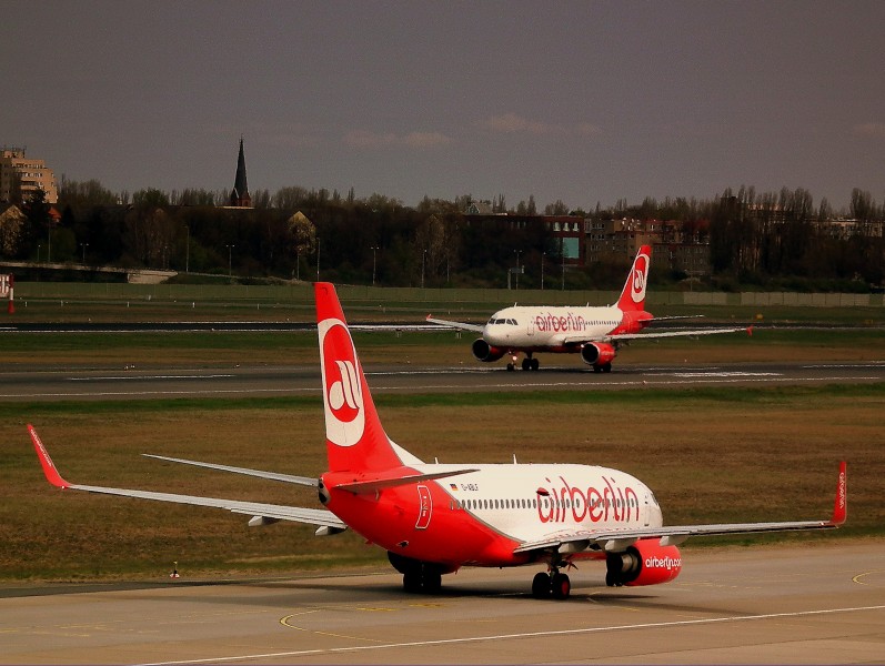 AIR BERLIN BOEING 737-700 AND AIRBUS A320 AT BERLIN TEGAL FLUGHAFEN GERMANY APRIL 2012 (6953963984)