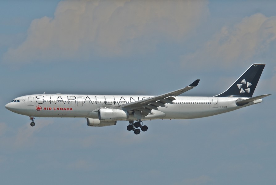Air Canada Airbus A330-343X; C-GHLM@FRA;06.07.2011 603kh (7282678862)