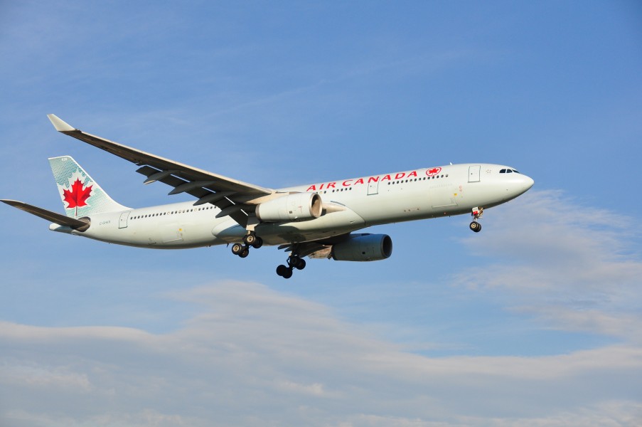 Air Canada Airbus A330 - C-GHKR (4766156749) (2)