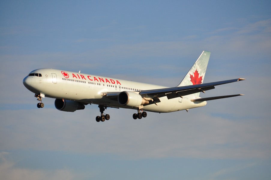 Air Canada Boeing 767 C-FTCA (5399194113)