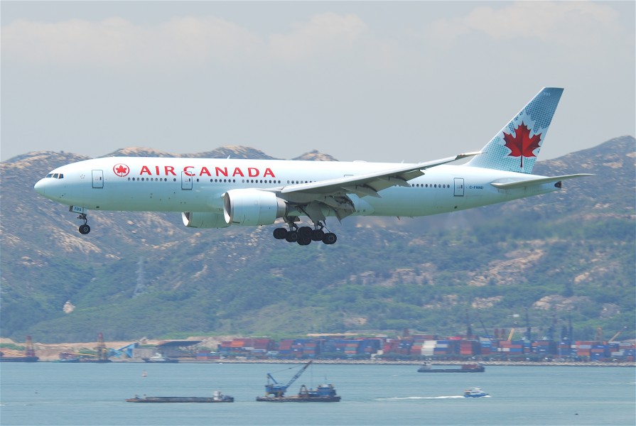 Air Canada Boeing 777-200LR; C-FNND@HKG;04.08.2011 615om (6207931644)