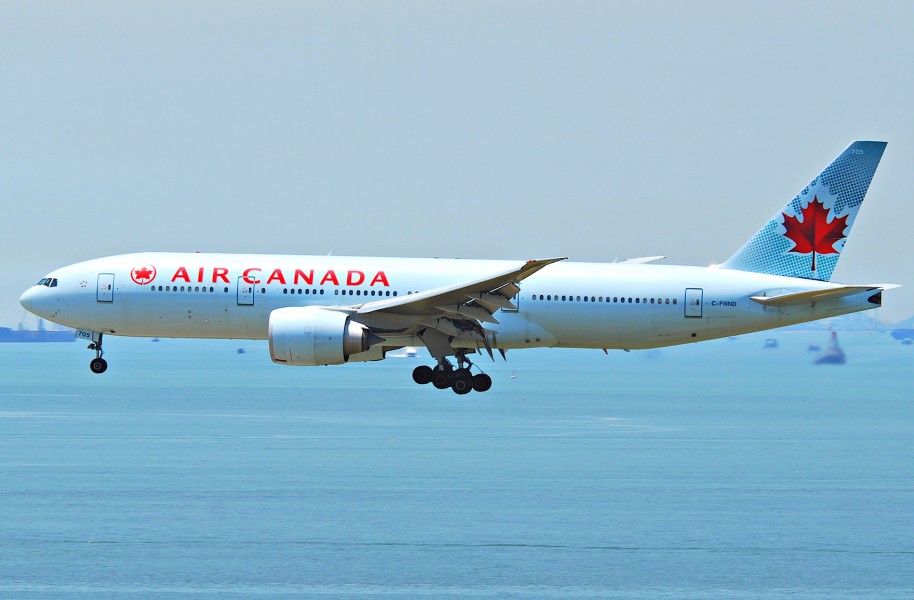 Air Canada Boeing 777-200LR; C-FNND@HKG;04.08.2011 615oq (6207422585)