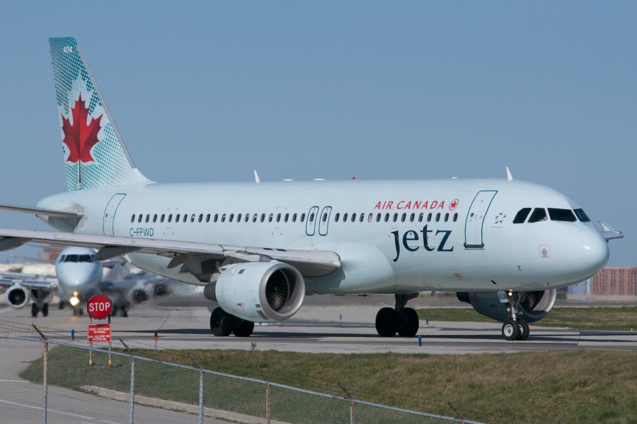 Air Canada Jetz Airbus A320 (7055261097)