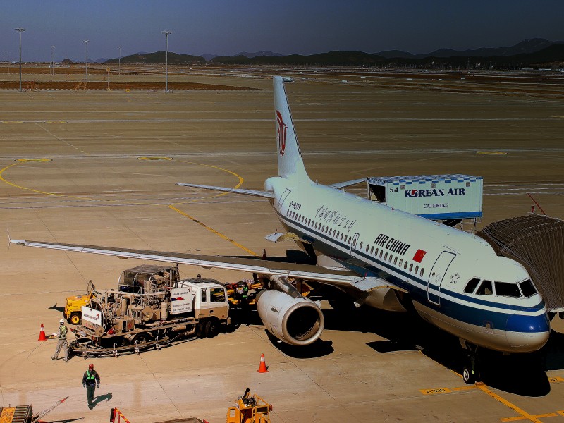 AIR CHINA AIRBUS A319 AT SEOUL INCHEON AIRPORT SOUTH KOREA OCT 2012 (8196565086)