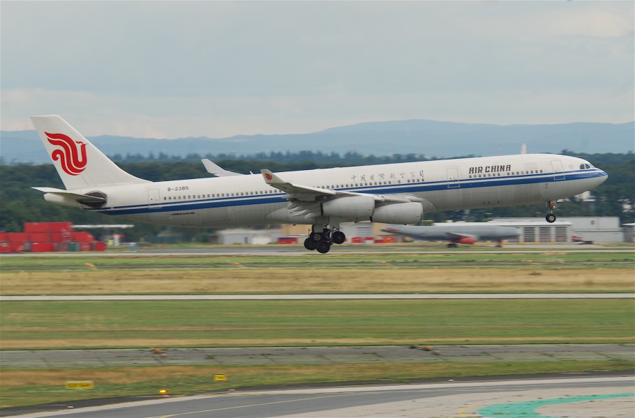 Air China Airbus A340-300; B-2385@FRA;08.08.2010 585cn (4878356691)