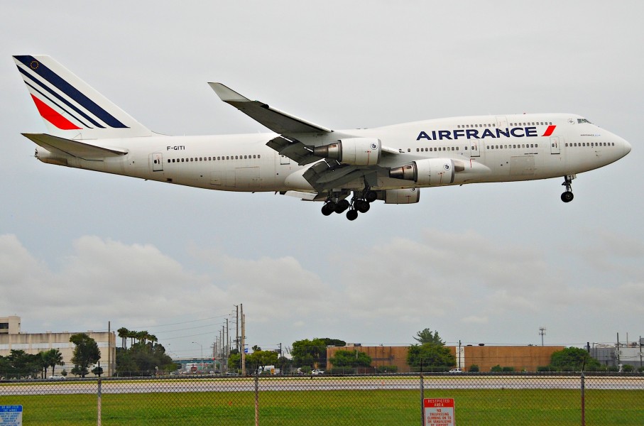 Air France Boeing 747-400; F-GITI@MIA;17.10.2011 626ly (6313118142)