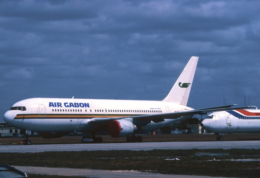 Air Gabon Boeing 767-200; N6373P@OPF, March 1999 (5120092897)