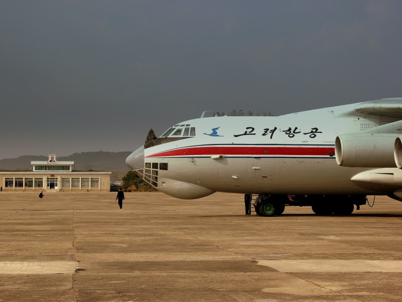 AIR KORYO IL76 P912 AT SONDOK HAMHUNG AIRPORT DPR KOREA OCT 2012 (8270008276)