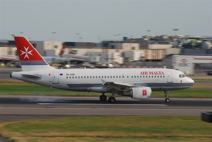 Air Malta Airbus A319; 9H-AEM@LHR;05.06.2010 576oe (4690923113)