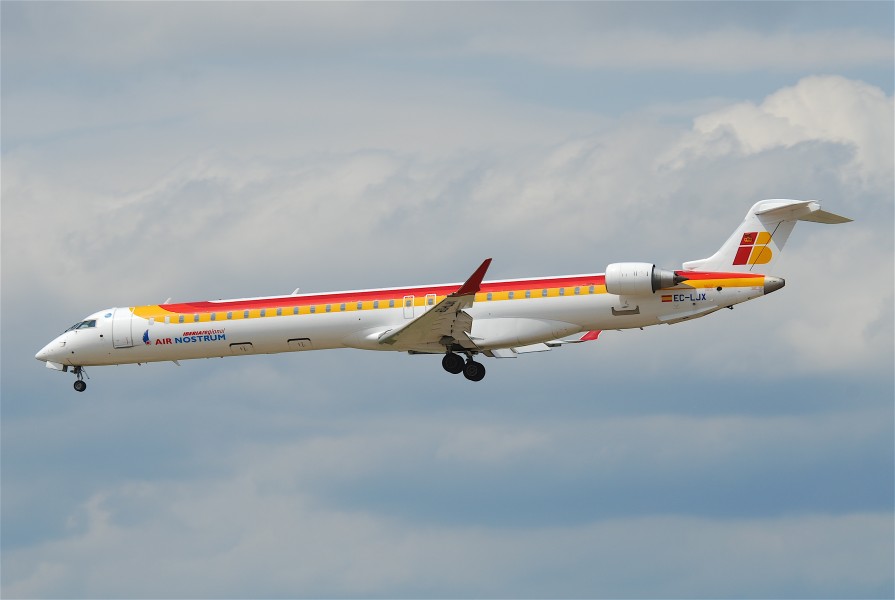 Air Nostrum Canadair CRJ1000; EC-LJX@FRA;06.07.2011 603on (5916537152)