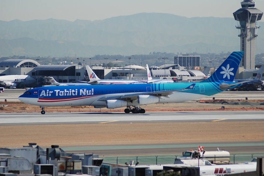 Air Tahiti Nui Airbus A340-300; F-OLOV@LAX;19.04.2007 465gy (4263440017)