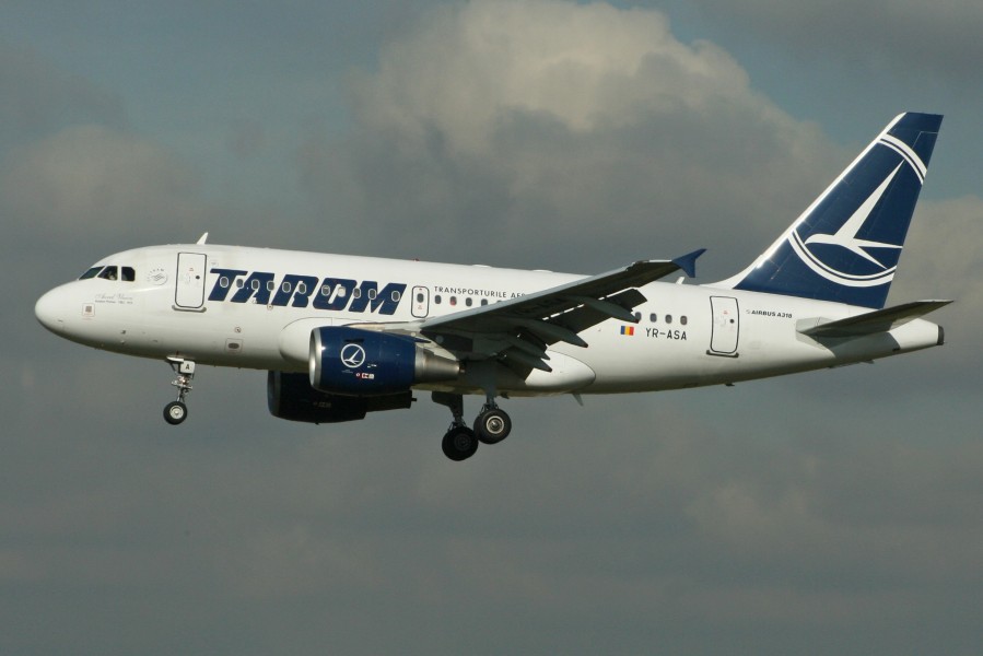 Airbus A318-111 YR-ASA Tarom (6945216308)