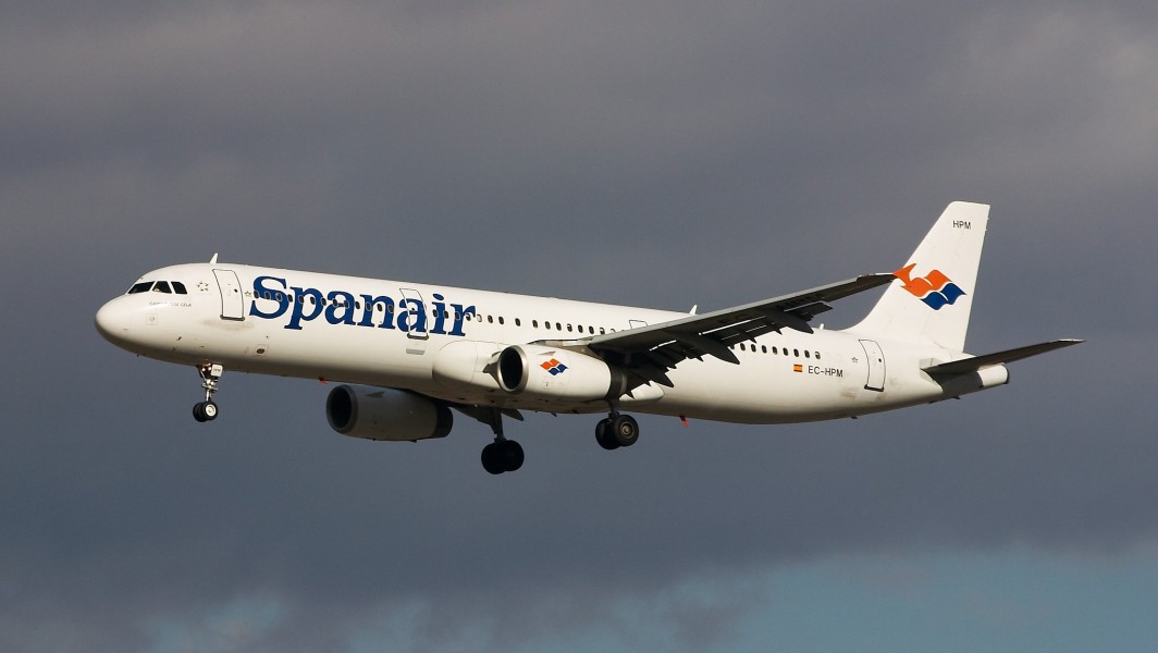 Airbus A321-231 - Spanair - EC-HPM - LEMD - 20050305